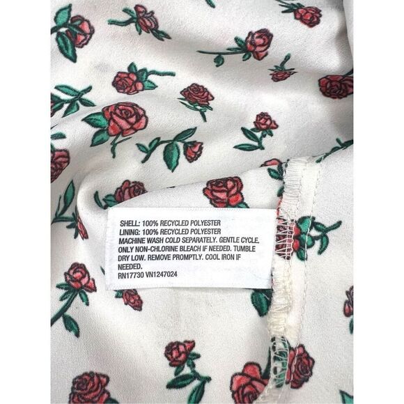 A New Day Women’s Medium Rose Camisole Tank Top Satin V-Neck NEW - Picture 8 of 8